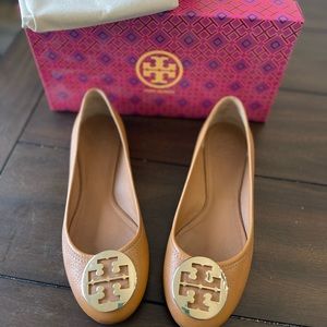 Tory Burch flats, excellent condition only worn a few times